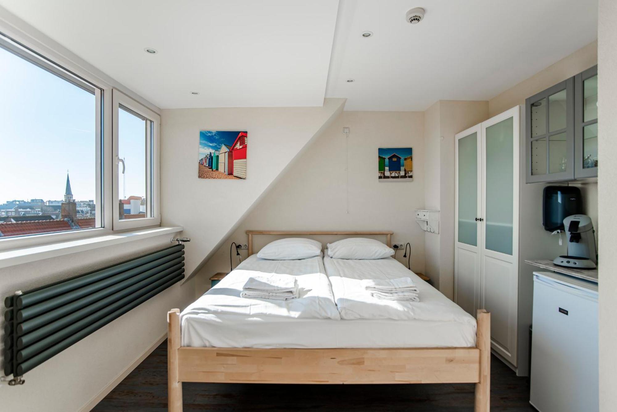 Pension Sixtysix Zandvoort Kamer foto